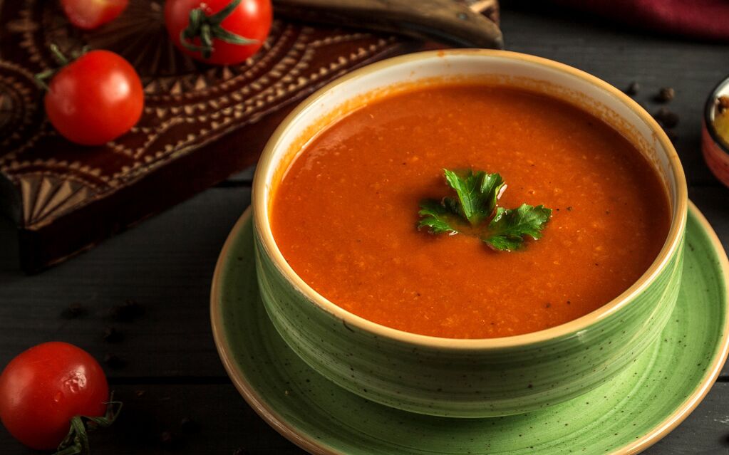 soupe de légumes en purée pour une bonne perte de poids